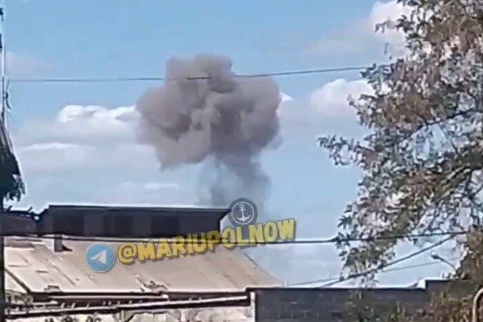Маріуполь: в районі аеропорту прогриміли вибухи (відео)