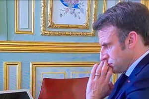 Путін вас послухає: з'явилося відео розмови Макрона та Зеленського 24 лютого