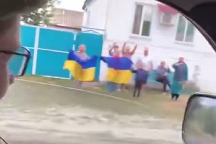 Як жителі Харківщини зустрічають ЗСУ: ці відео доведуть до сліз