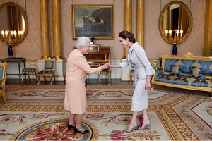 Знаменитості, які зустрічалися з Єлизаветою ІІ, згадують про неї