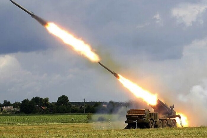 Оккупанты атаковали Харьков ракетами и реактивными системами: есть погибшие