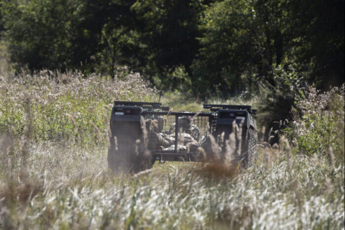 Военная помощь из Эстонии прибыла в Украину (фото)
