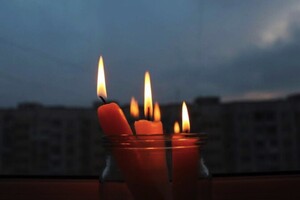 Шість областей після вибухів частково залишились без світла