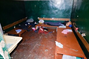 Людей катували струмом: правоохоронці показали в’язницю у звільненій Балаклії (фото) 