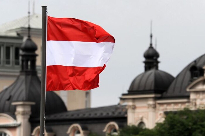 Австрія збудує в Україні три медзаклади