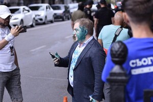 Облиття зеленкою нардепа ОПЗЖ Волошина: депутат, який воює у ЗСУ, отримав виклик до суду