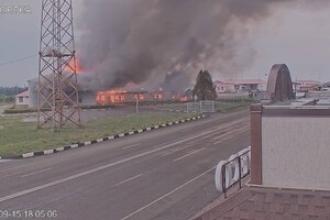 У Бєлгородській області палає митниця (відео)