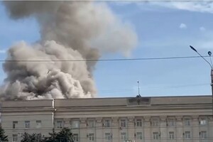 В окупованому Херсоні пролунали потужні вибухи (відео)