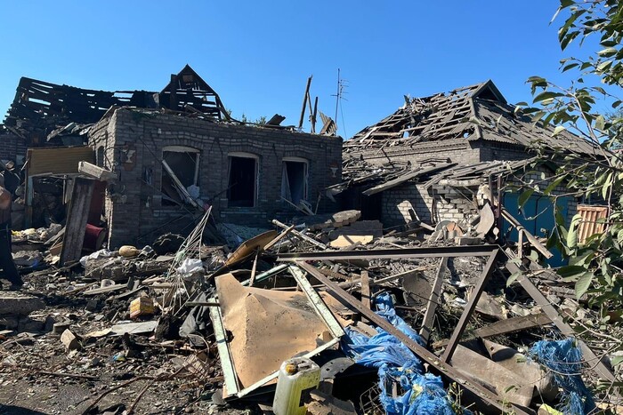 Рашисти обстріляли житлові будинки в Краматорську: є поранені (фото)