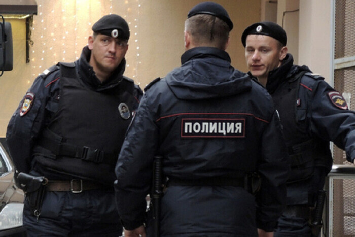 В Москве полиция задержала женщину, слушавшую гимн Украины у себя в квартире