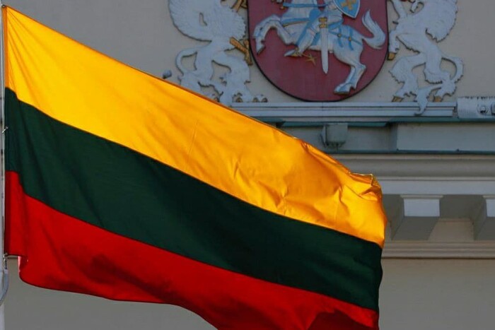 Засудження не припинять геноцид. МЗС Литви прокоментувало масові поховання в Ізюмі