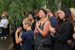 Як підготувати дитину, що вперше іде на похорон: рекомендації психологів