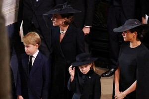 Кейт Міддлтон одягла на похорон королеви улюблене намисто Єлизавети ІІ, Меган Маркл – сережки