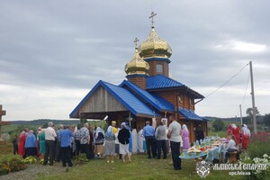 Ходять у московську церкву. Жителі села на Львівщині вимагають звільнення вчителів місцевої школи