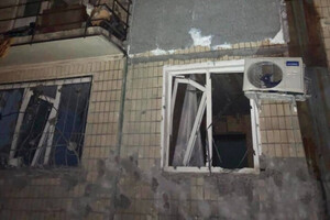Рашисты обстреляли Никополь: снаряд попал в многоэтажку (фото)