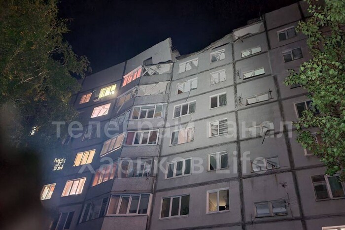 Окупанти обстріляли житлові будинки Харкова: під завалами люди