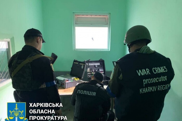 Окупанти знущались над людьми у будівлі поліції: фото катівні на Харківщині 