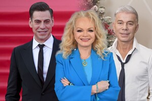 І Доліна нехай в окопах про погоду співає