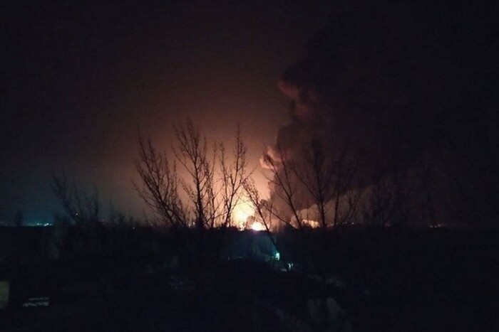 Миколаїв уночі здригнувся від серії потужних вибухів