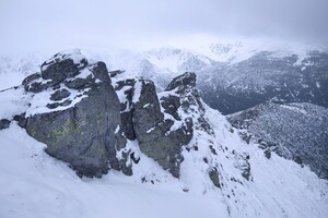 У Карпатах намело 80 см снігу: небезпека зсувів (фото, відео)