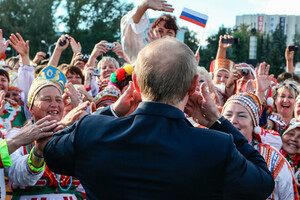 Як довго ще триватиме любов росіян до Путіна?