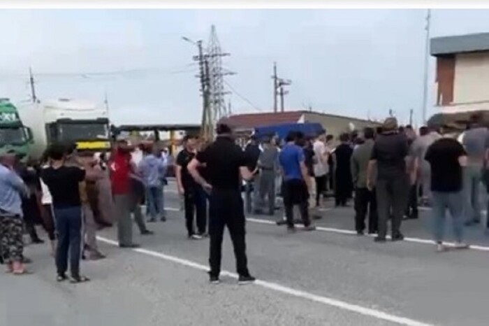 Протести в РФ: дагестанці перекрили федеральну трасу (відео) 