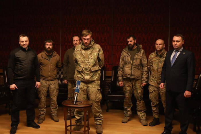Освобожденные командиры «Азова» будут в Турции до конца войны