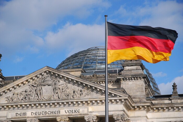 Німецький парламент відклав голосування про термінову поставку танків Україні – Politico