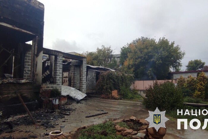 Оккупанты обстреляли жилые дома Донбасса: есть раненые (фото)