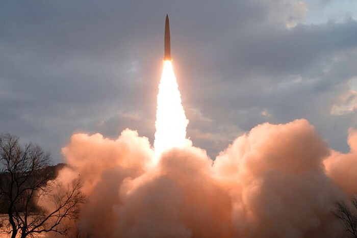 Північна Корея запустила балістичну ракету в бік Японского моря