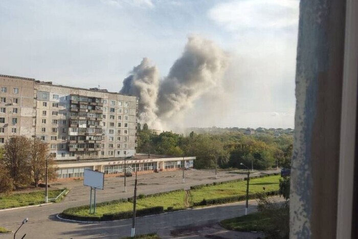 В Маньковке взлетели на воздух вражеские казармы, в Алчевске раздаются взрывы (фото)