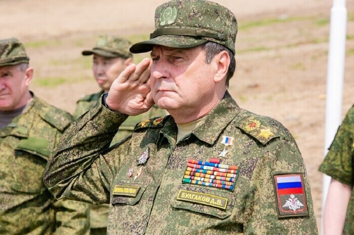 Из русской армии уволили последнее существо, хоть как-то думавшее о солдатах