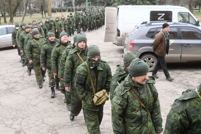 Российский военком признал: никаких ограничений – на войну будут забирать всех