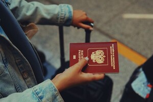 Нові обмеження не означають повної заборони на в'їзд для росіян