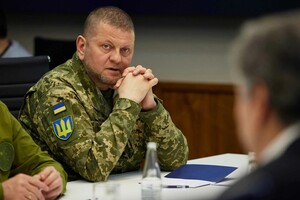 Валерій Залужний розповів, що зберігає у кабінеті збірку творів Герасимова
