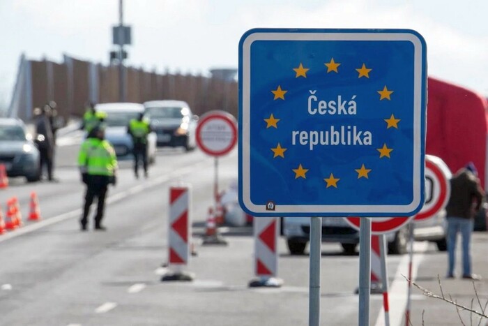 Чехія відновлює контроль на кордоні зі Словаччиною через біженців