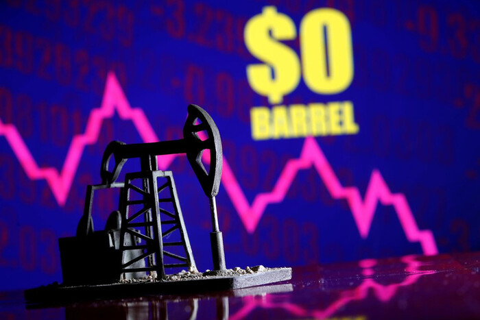 Цены на нефть обвалились до самого низкого уровня с 11 января
