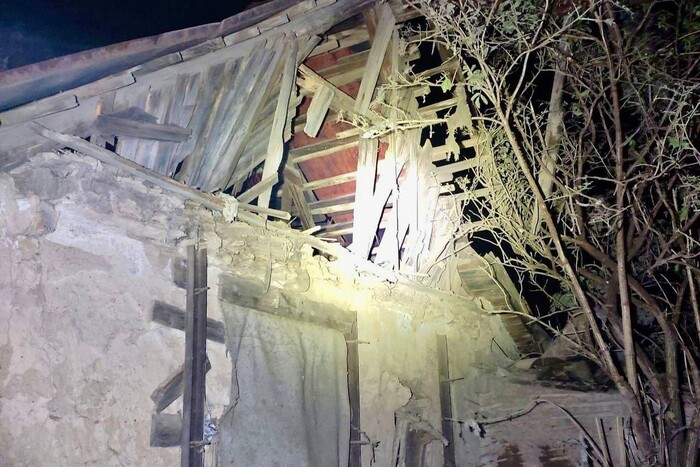 Вночі окупанти тричі вдарили по Нікополю: деталі прильотів (фото)
