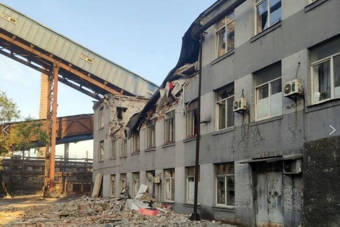 Дніпропетровщина: рашисти вдарили по промисловому об'єкту, багато поранених