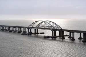 Арестович рассказал, что будет с Крымским мостом