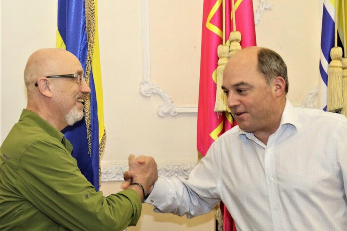 Міністр оборони Британії таємно відвідав Київ і зустрівся з Резніковим