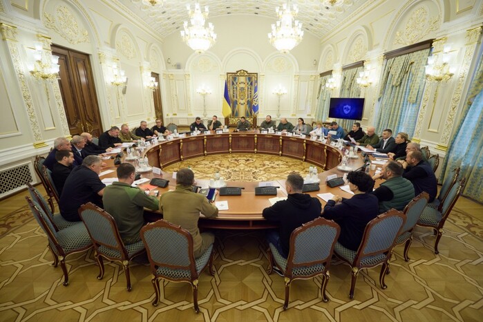 Президент провів засідання РНБО: що обговорили (фото)