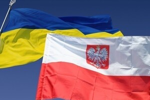 Польща активно допомагає українцям