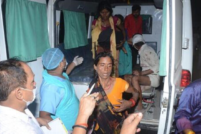 В Индии трактор с паломниками опрокинулся в водоем: 27 погибших