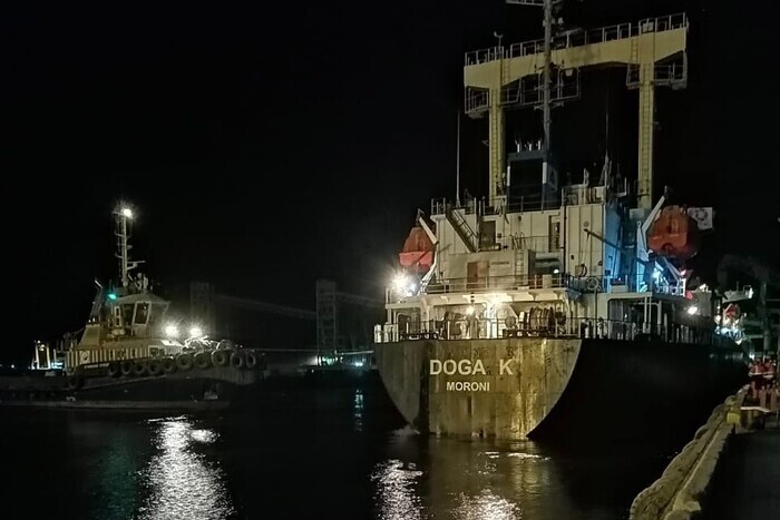 Зерновой коридор: из украинских портов отправились еще пять судов