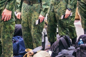 В армию РФ берут не тех, кого планировали, а солдат размещают в палаточных лагерях