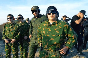 Кадыров показал, как его сыновья проходят военную обучение