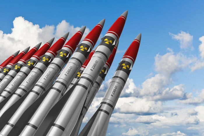 Росія планує підірвати ядерну зброю біля кордонів України – Times