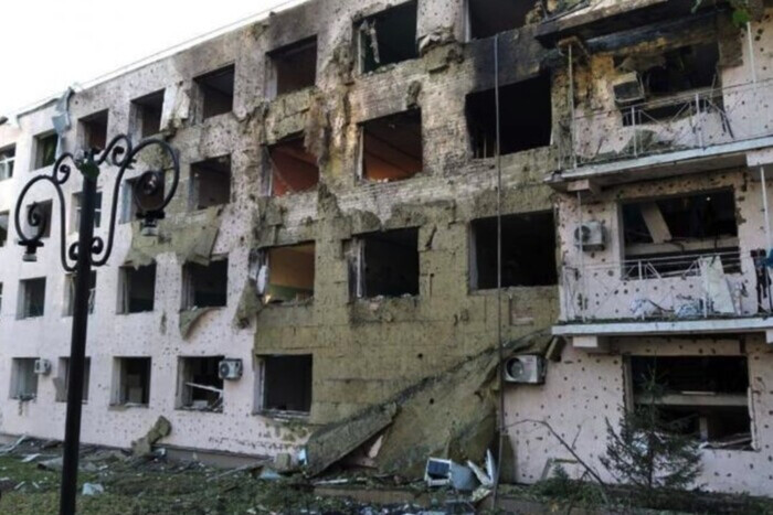 Обстрел больницы в Купянске: есть погибшие и раненые (фото, видео)