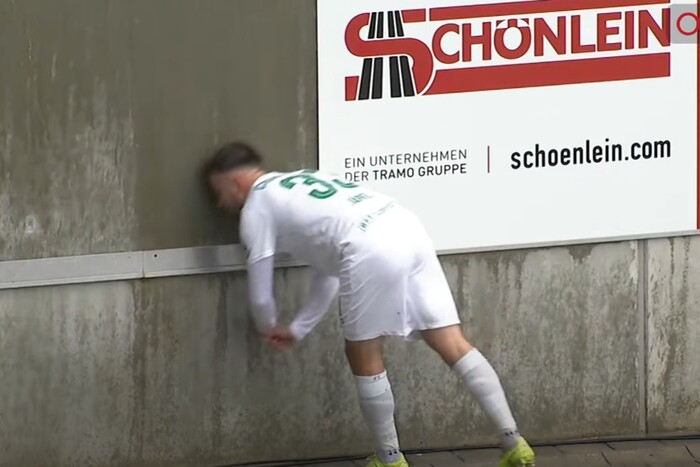 У Німеччині футболіст врізався головою у бетонну стіну: моторошне відео